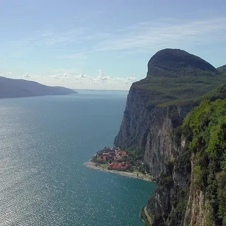 Salice - Ferienwohnung Mit Pool Am Gardasee Mieten * Tremosine